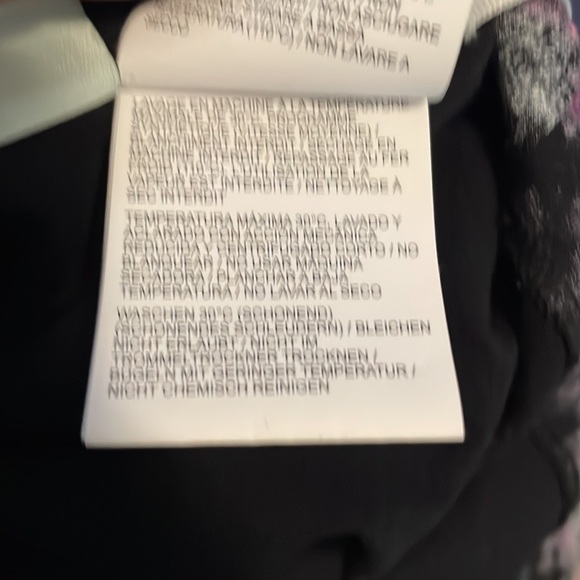 Authentic OFF-WHITE Galaxy Brushed T-shirt - Picture 9 of 9